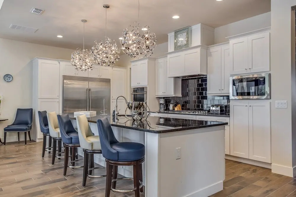 11BR Reunion Pool Home 550 by OVRH