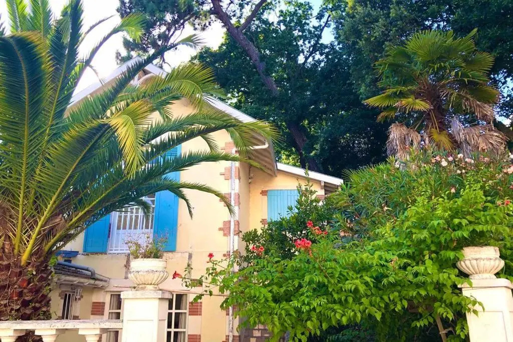 Appt 1 chambre calme clim jardin plage gare proche