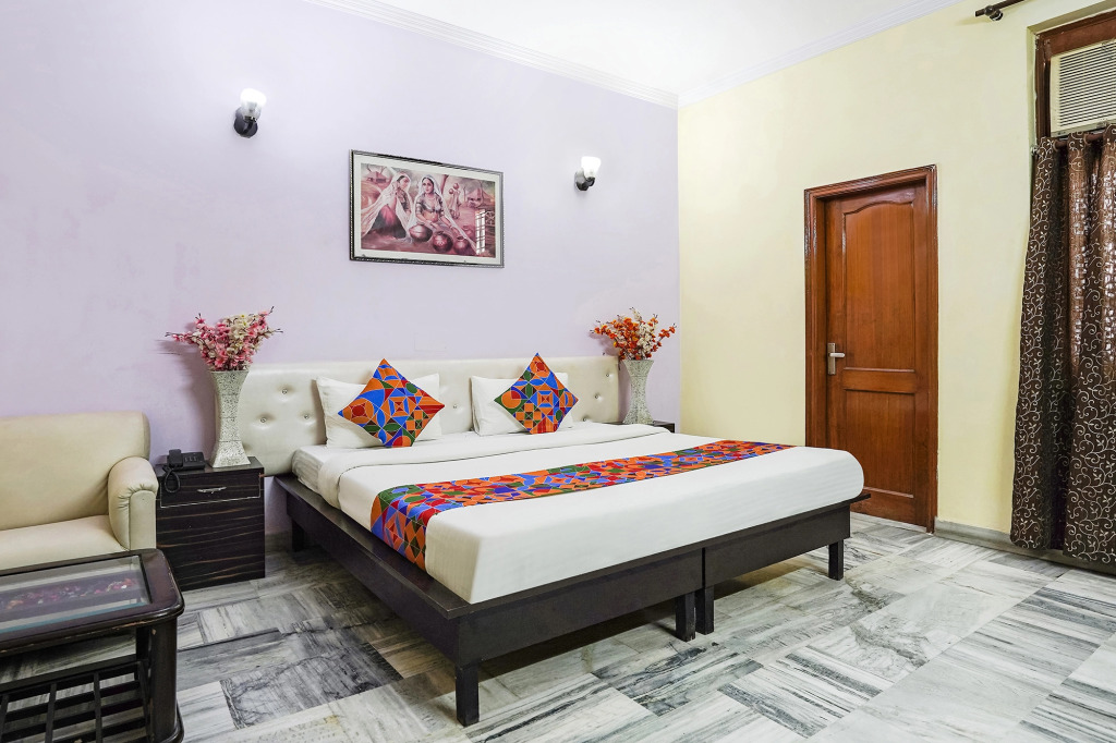 FabHotel Ivy Inn - Nr ISKCON Temple Noida Sec 35