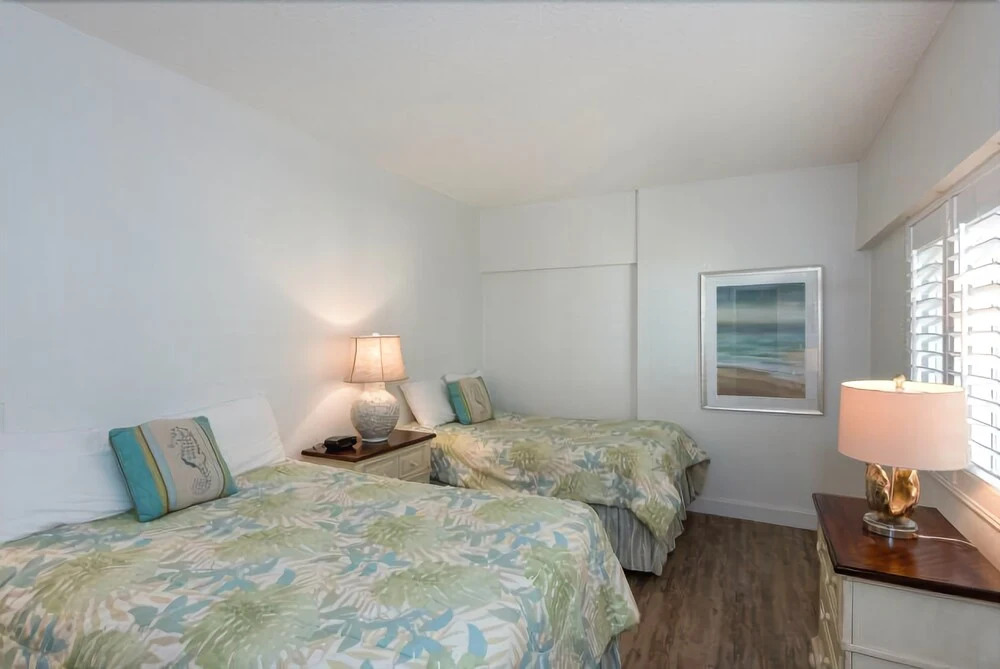 Jamaica Royale - T42 - 2 Br Condo