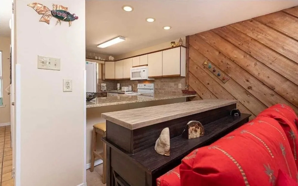 Ocean Reef 701 3 Bedroom Townhouse by RedAwning