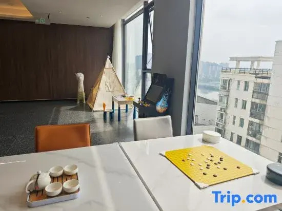 Qingmu Platinum Hotel (Anderle Building, Dongfeng Road, Chaohu)