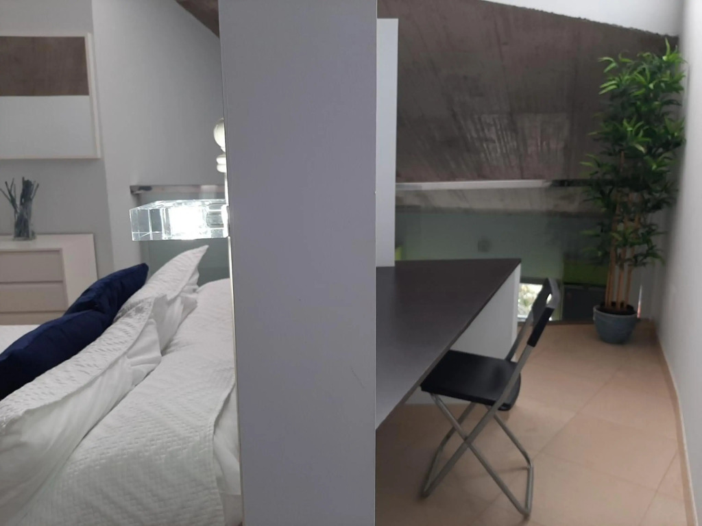 Loft de diseño muy luminoso, ideal parejas y teletrabajo