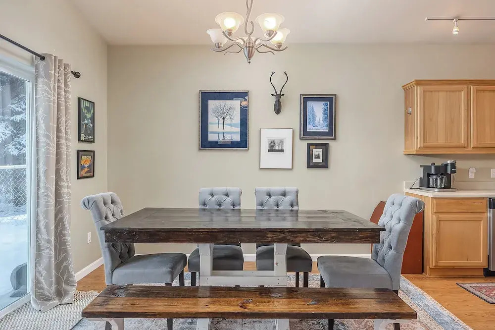 2BR Home w/ Fireplace, Streaming, Dogs Allowed