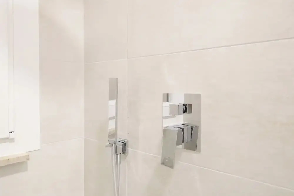 Rome Flat 42 by Ghor