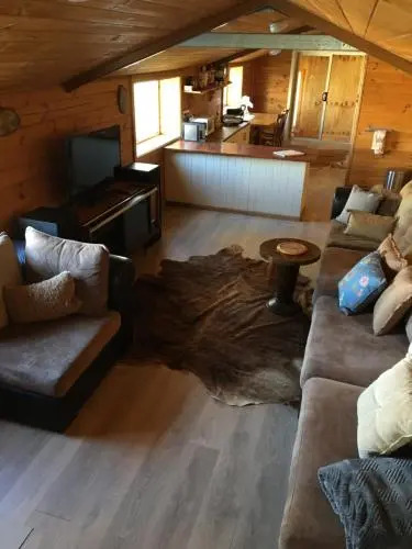 Springmead Rustic Cabin