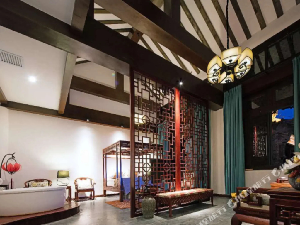 Bai Lu Kingdom Palace Boutique Hostel