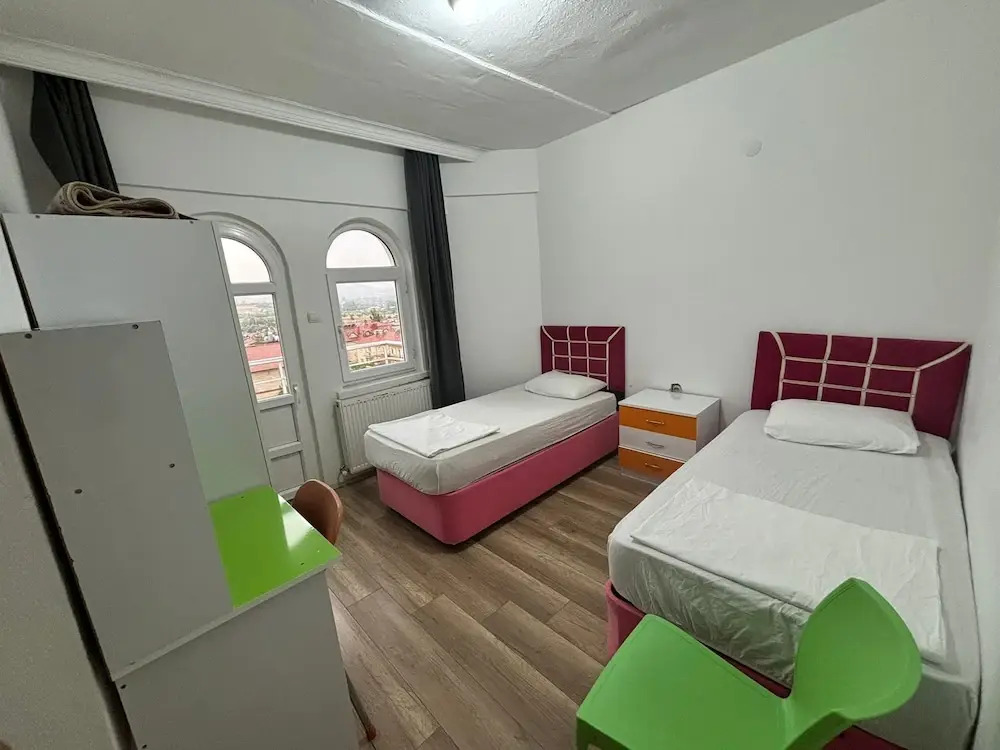loopy lodge hotel