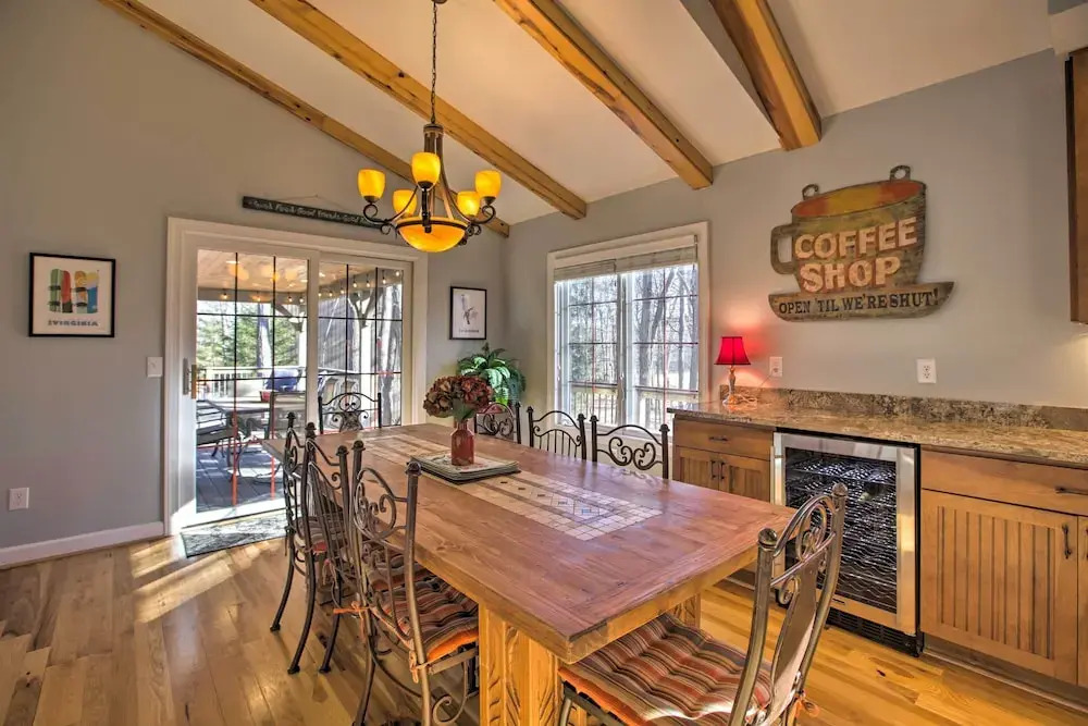 Spacious Wintergreen Resort Home w/ Hot Tub!