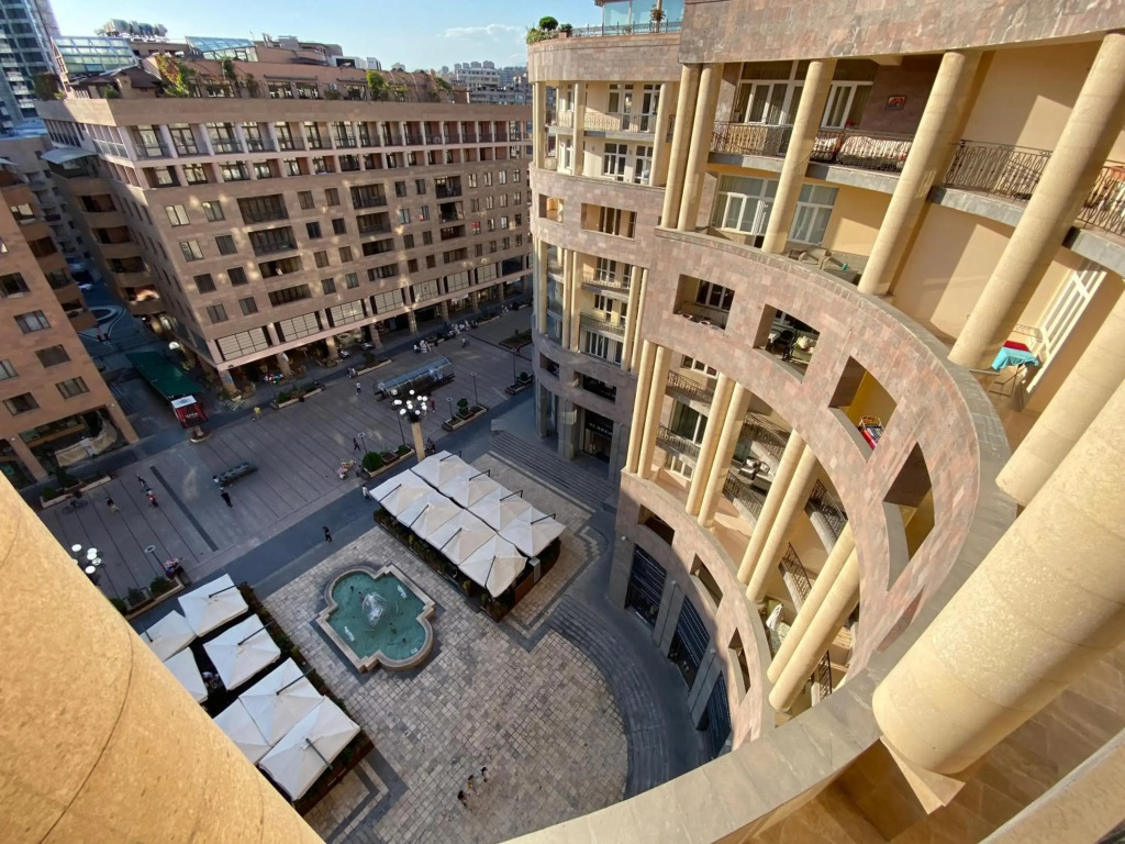 Northern Avenue 2 Bedroom Modern apartment With Open Balcony HH582