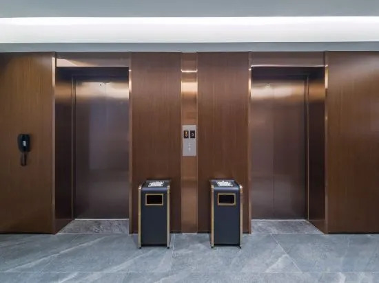 Home Inn Plus (Metro Station, Gaoke West Road, Expo Park, Shanghai New International Expo Center)
