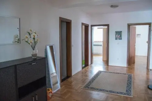 Apartments Jela