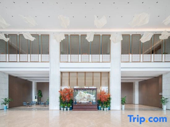Weigang Supreme International Hotel (Beihai International Wharf Qiaogang Style Street)