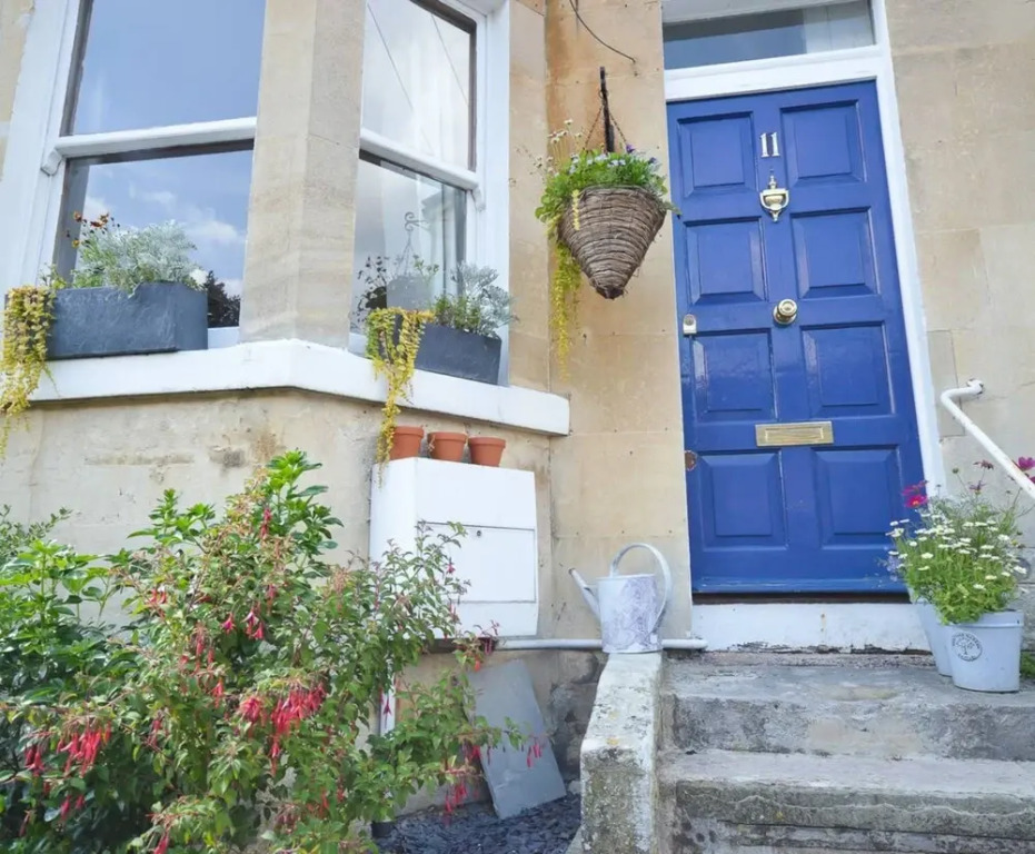 Beautiful Home in Bath with Garden