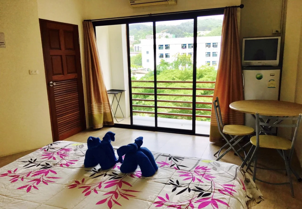 Ban Patong Residence