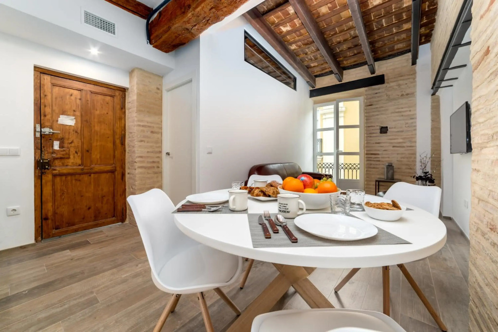 CATHEDRAL LUXURY TERRACE FLAT 2BR,2BA, A\C,Wifi