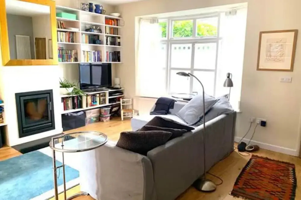 Lovely 1br 2 Bed Entire House W/Garden, 4 Guests