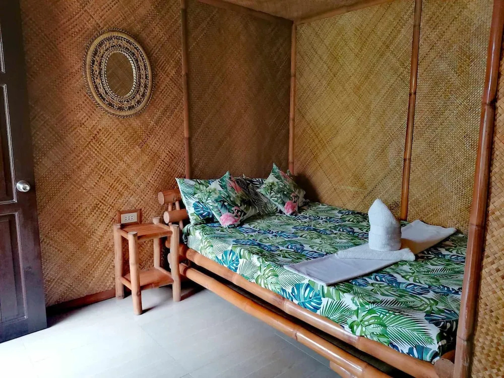 Guannas Place Rooms & Restaurant
