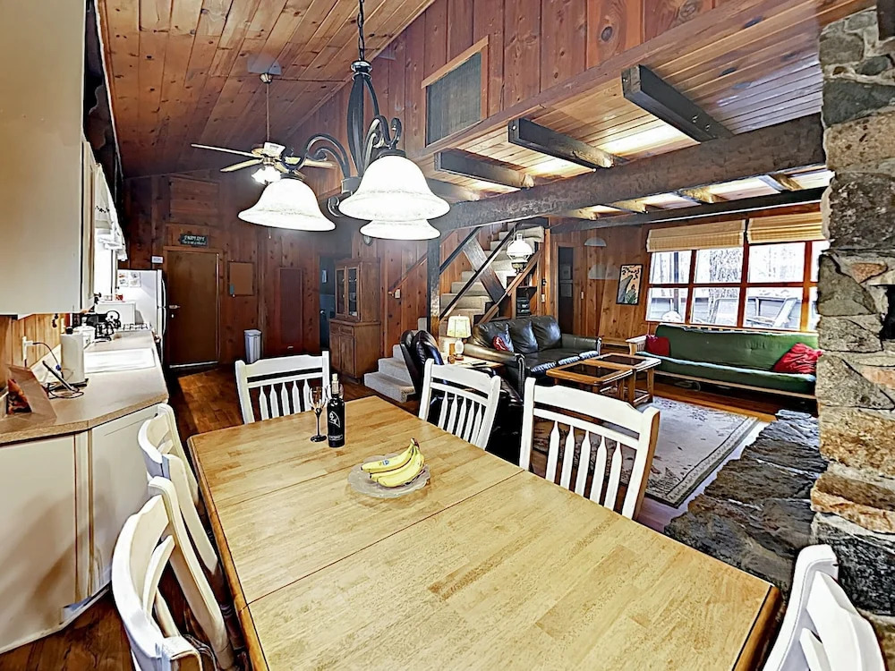 Becky's Boathouse 3BR by RedAwning