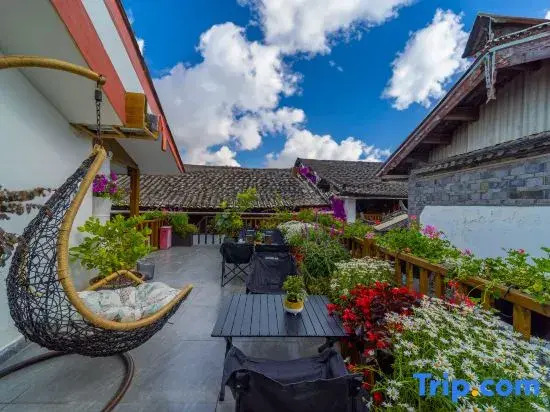 Liaofan Garden Courtyard Light Luxury Log Designer Meisu (Lijiang Ancient City Store)
