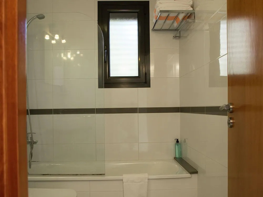 Exclusive Villa for 6 in L'estartit With Private Pool in Residential Area