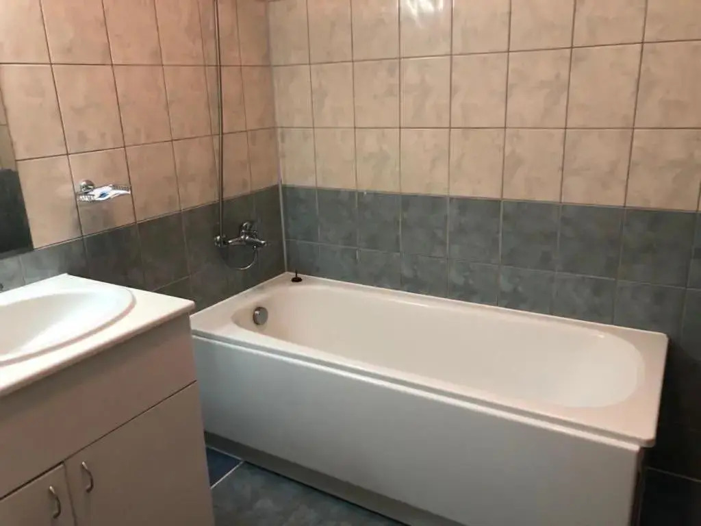 Flora Apartment 612A
