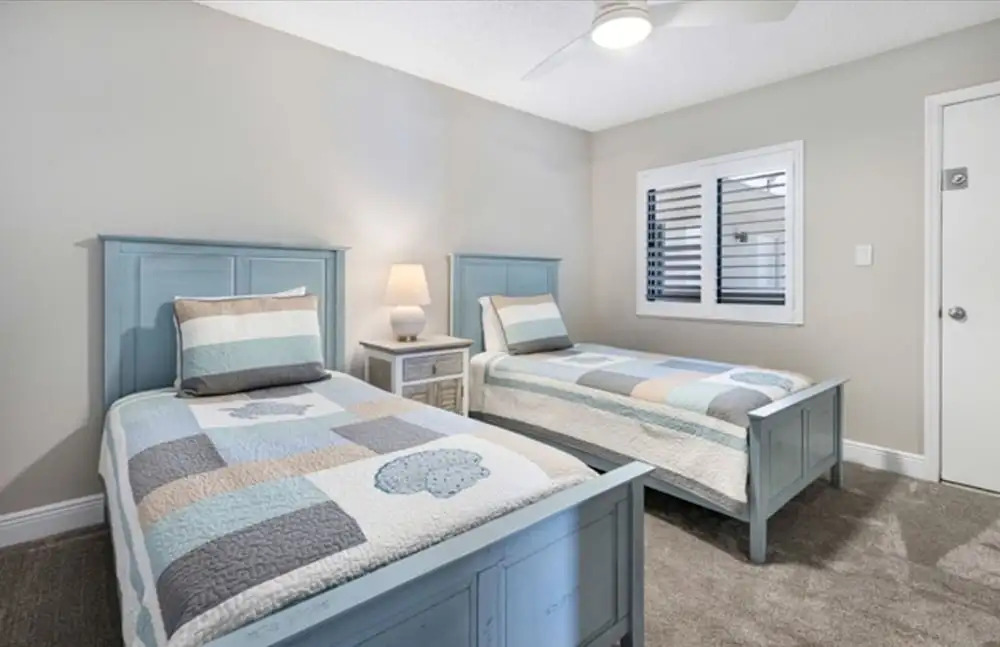 3rd-floor Corner Unit w Gulf Views Heated Pool