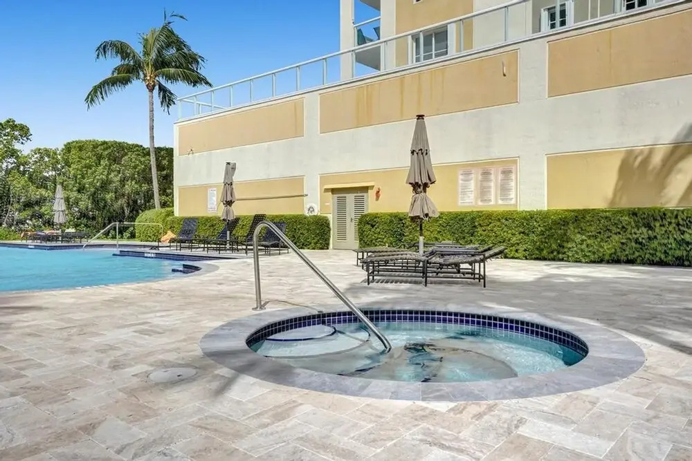 Le Petit Italie Water View 2 2 With Pool