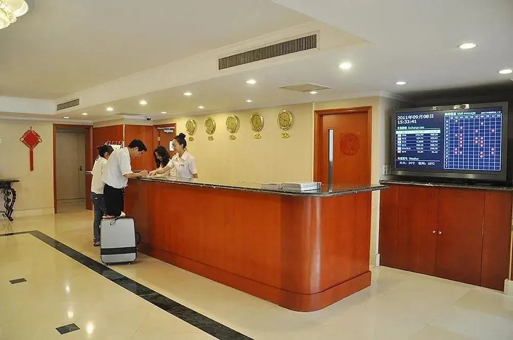 Longtou Hotel