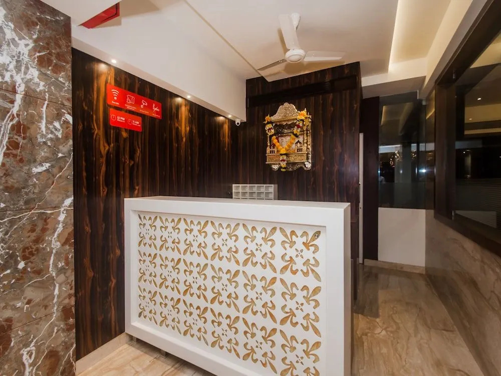 OYO 16718 Hotel Aditya Residency