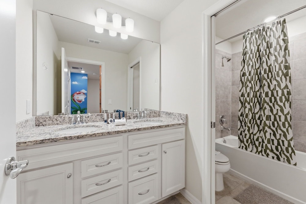 5BR Home w/ Private Pool at Windsor Island
