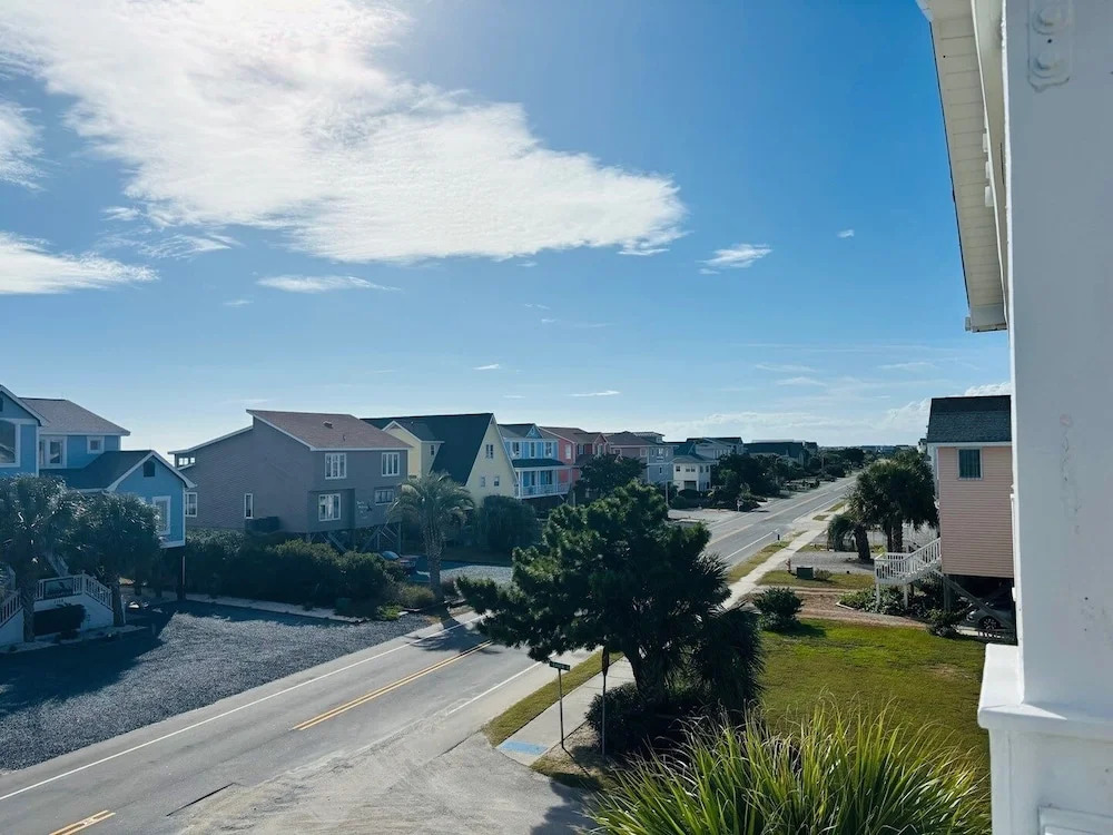Beach Ya There 5 Bedroom Home by RedAwning