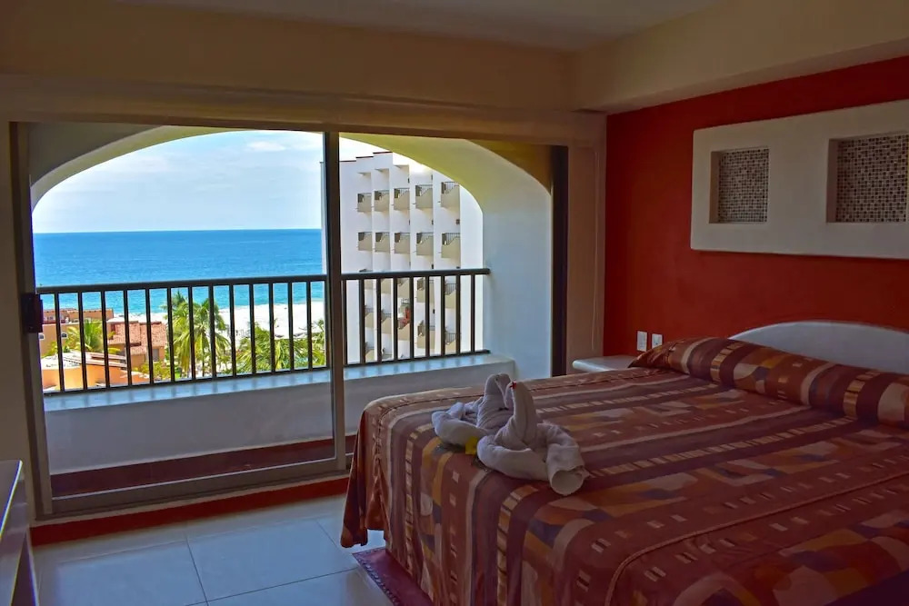 Aca Suites Ixtapa