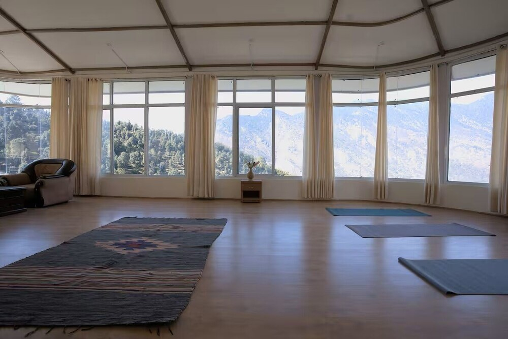 Saalak Suites On HIlltop