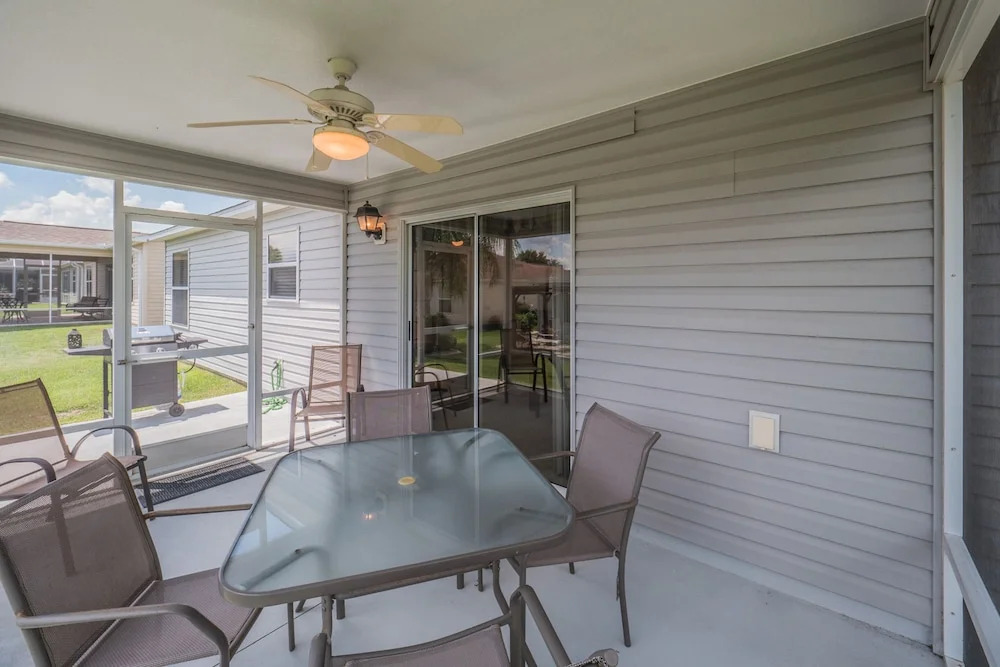 Judson Street 2237 by White Pelican VR