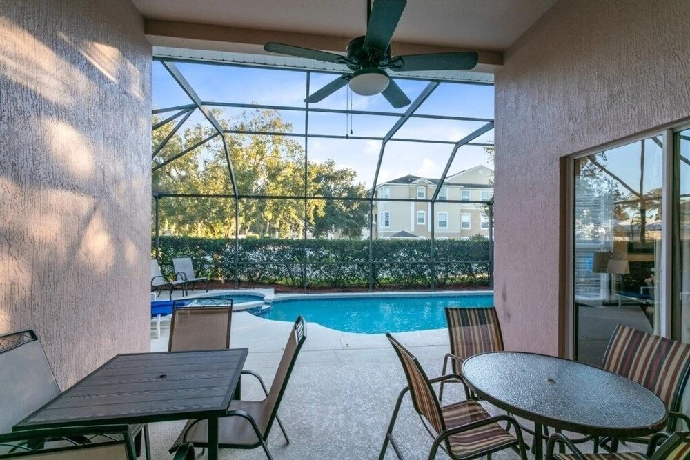 Spectacular 5br House - South Facing Pool & Spa 5 Bedroom Villa by Redawning
