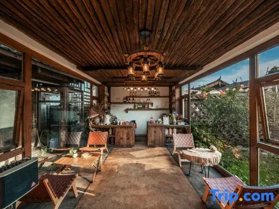 Moshang Qichi | Sunlit Golden Peaks·Snow Mountain Moonlit Zen Garden Resort (Baisha Ancient Town)