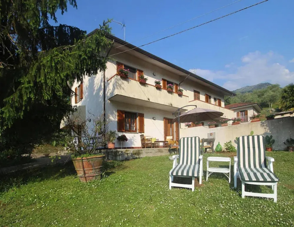 Holiday Home in Camaiore with Mountain Views