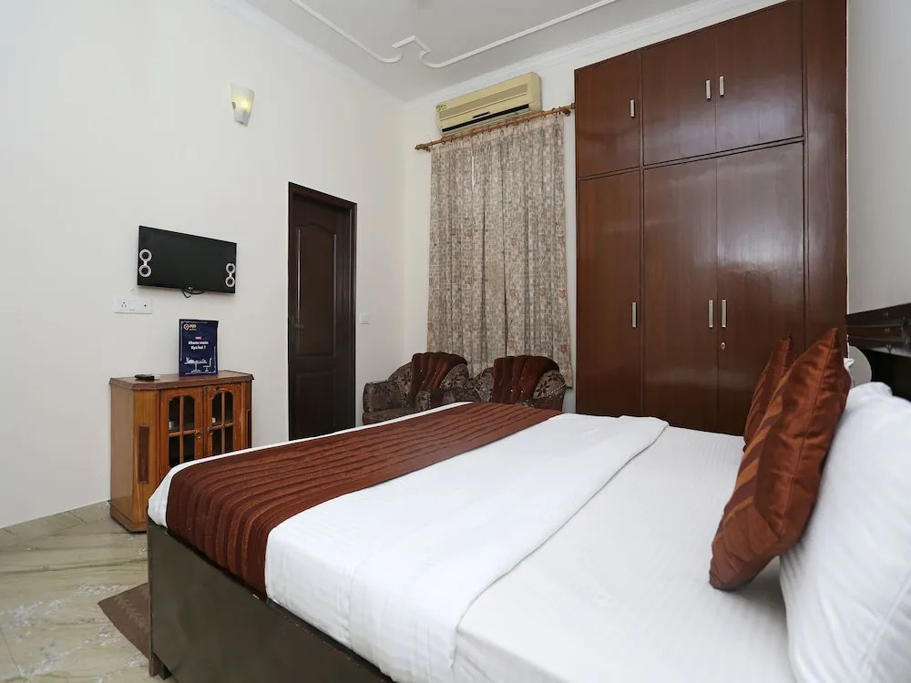 Oyo 556 The Ravee Inn