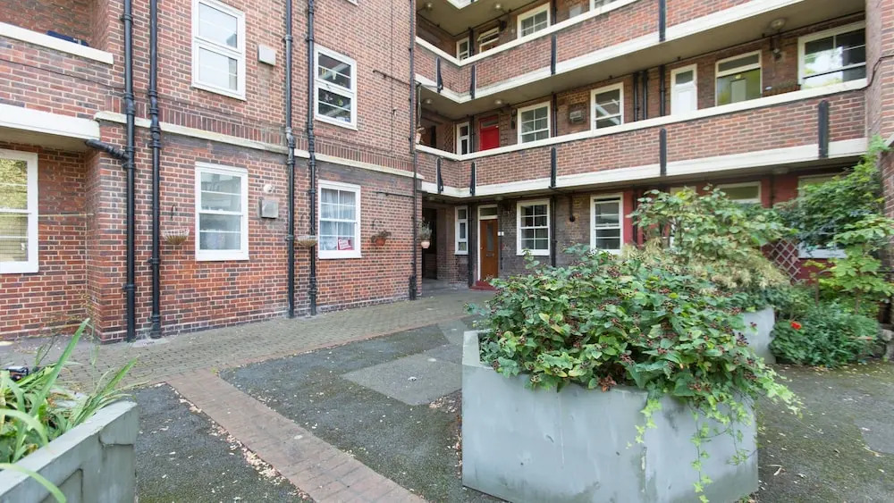 Bright 2BR Flat in St. Katharine's Docks