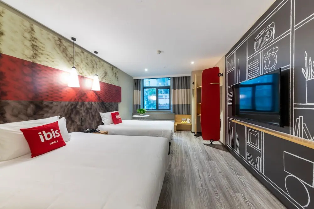 Homey Hotel