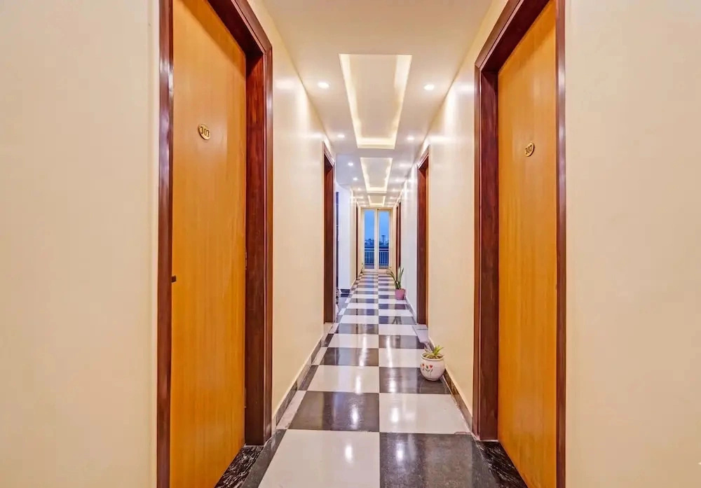 OnlyStay Snap Hotel