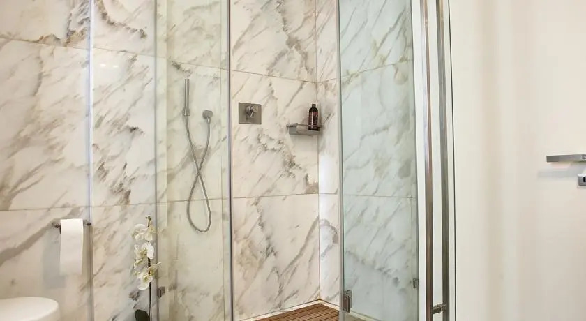 Giardini Wallcoverings Official Apartment