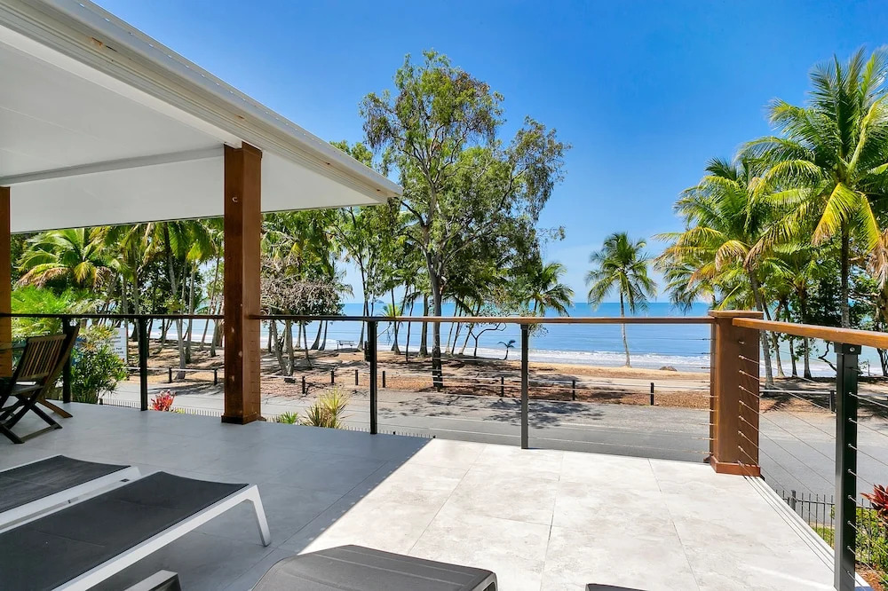 Reeflections Beachfront Holiday House