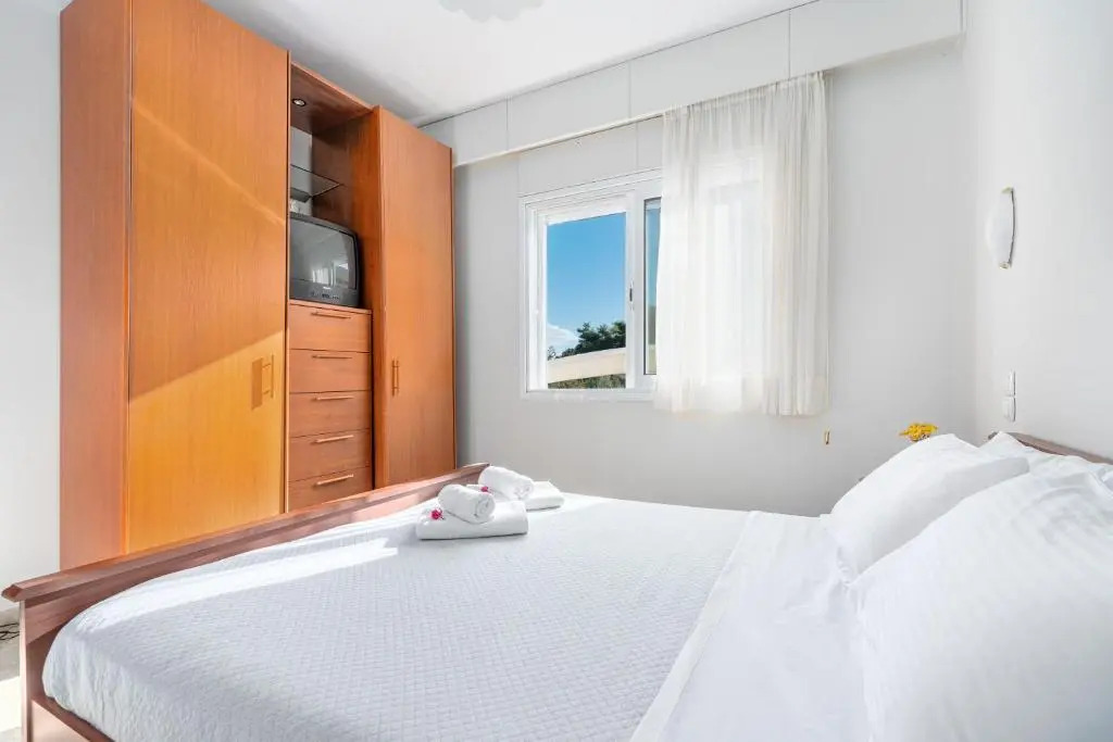 Villa Thea-1 hour and 50 minutes from Athens International Airport