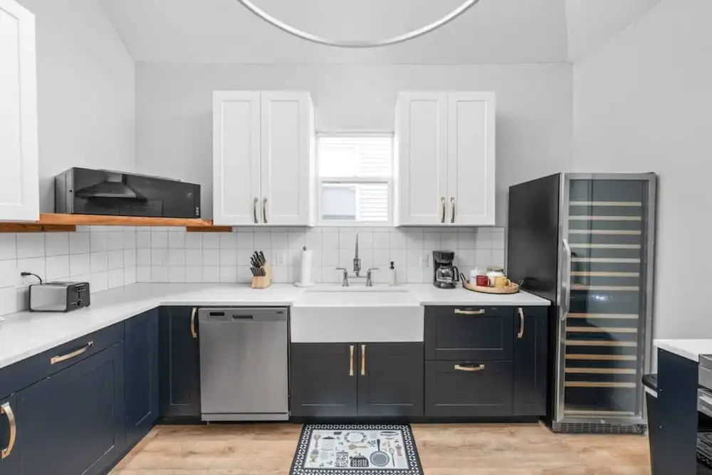 590 Newly Remodeled 4 Bedroom - Downtown