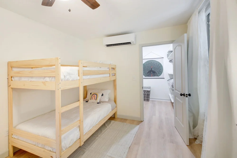 Chic Hot Springs Vacation Rental, Walk to Town!