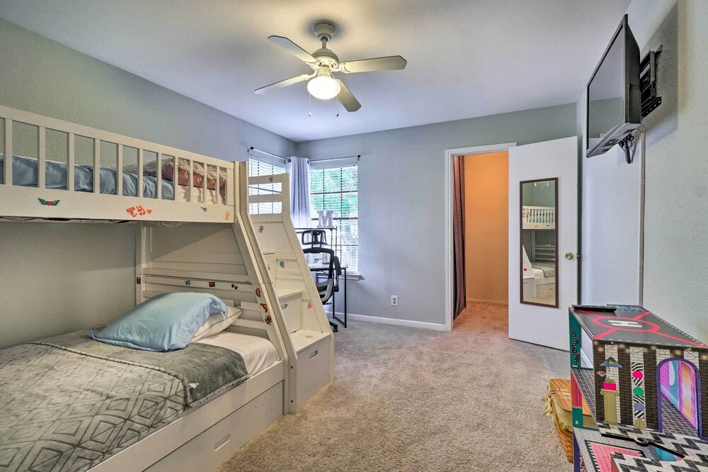 Cozy Austin Area Home w/ Yard, 20 Mi to Dtwn!