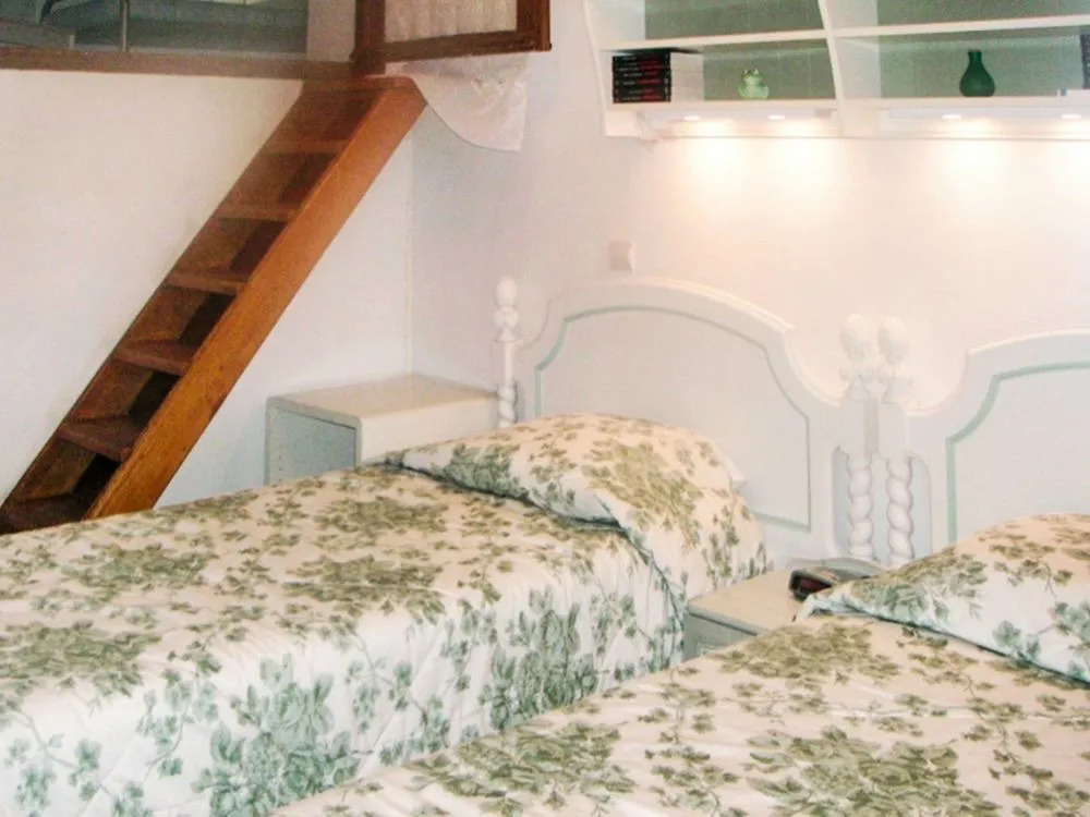Modern, 1 Bedroom Apartment With Wifi And A Balcony Near Cannes 50m Fr