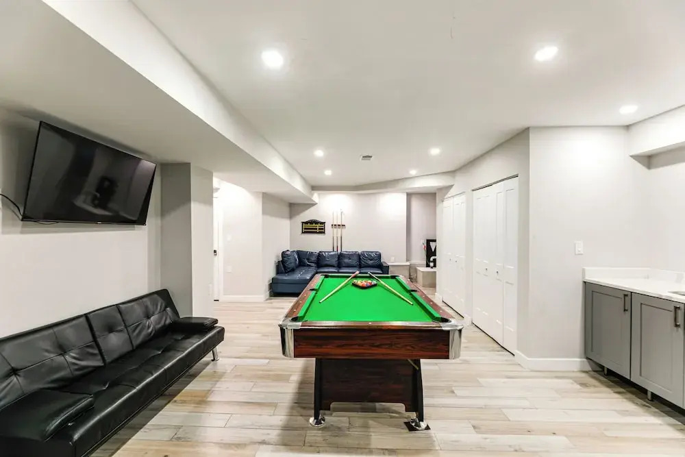 Game Room! Waterfront Group Haven in Ocean Pines